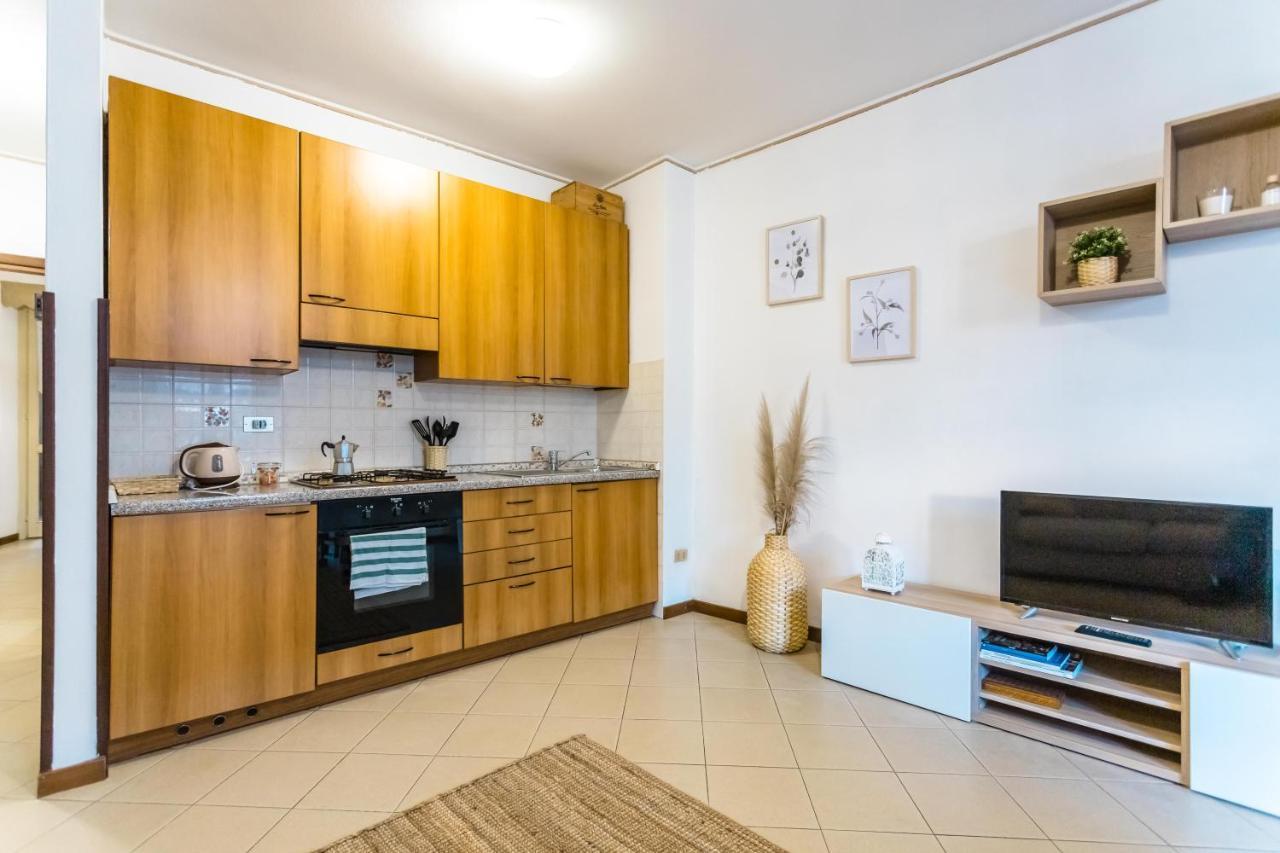 Lago Azzurro Apartment Варенна Экстерьер фото